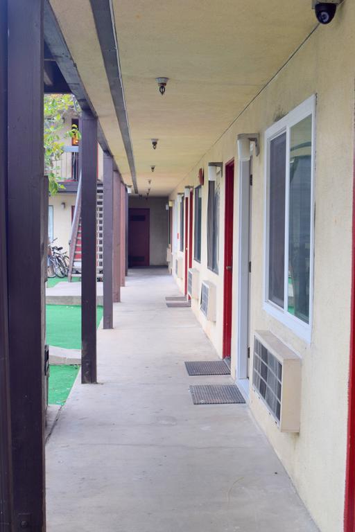Pasadena Lodge Exterior photo