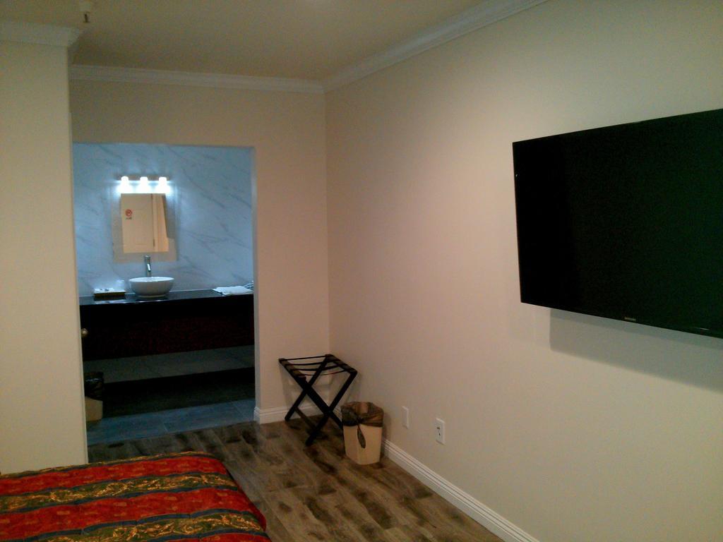 Pasadena Lodge Room photo
